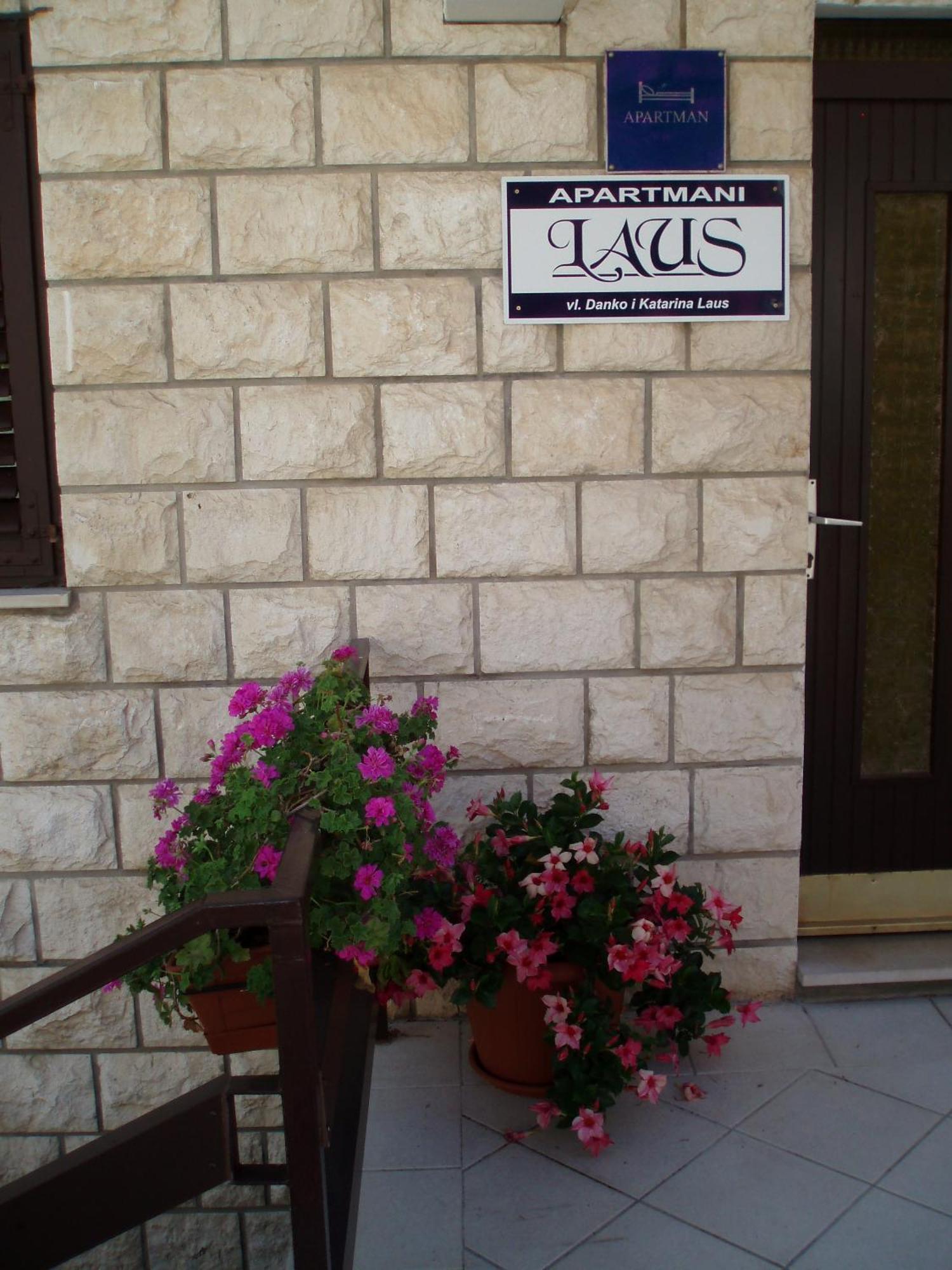Apartments Laus Zavalatica Exterior foto